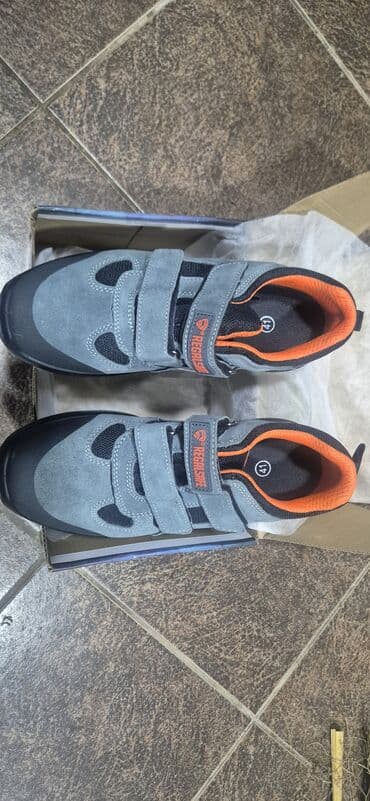 Tikinti Batinkasi. Ölçü: 41 Üst material: boz rəngli süet və nəfəsalan lalafo.az -da Tikinti Batinkasi. Ölçü: 41 Üst material: boz rəngli süet və nəfəsalan