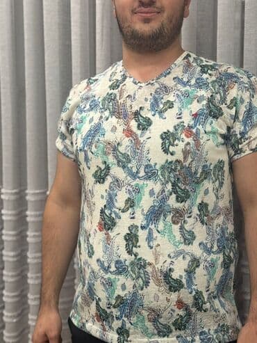 Məhsul: Kişi T‑şörtü - Model: Qısaqol, V‑yaxa - Rəng/naxış: Açıq krem lalafo.az -da Məhsul: Kişi T‑şörtü - Model: Qısaqol, V‑yaxa - Rəng/naxış: Açıq krem