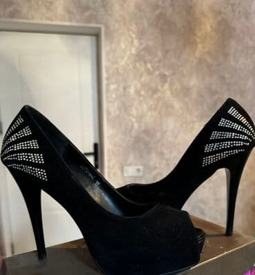 Tuflilər, Ölçü: 40, rəng - Qara, İşlənmiş lalafo.az -da Tuflilər, Ölçü: 40, rəng - Qara, İşlənmiş