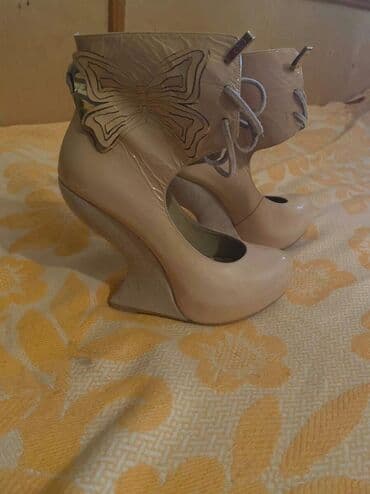 Tuflilər, Ölçü: 35, rəng - Bej, İşlənmiş lalafo.az -da Tuflilər, Ölçü: 35, rəng - Bej, İşlənmiş