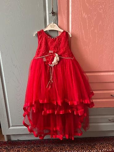 3-4 yaş. 1defe toya geyilib. Teze ve seliqelidi. Qabagi qisa,arxasi lalafo.az -da 3-4 yaş. 1defe toya geyilib. Teze ve seliqelidi. Qabagi qisa,arxasi