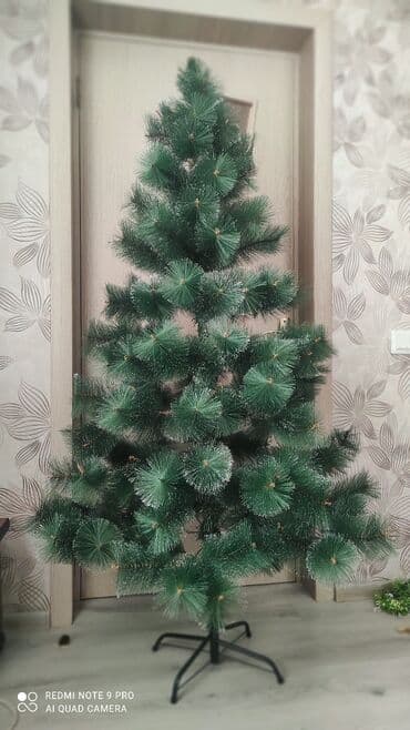 Yolka satılır oyuncaglariyla birgə 1,80 hündürlüyü lalafo.az -da Yolka satılır oyuncaglariyla birgə 1,80 hündürlüyü