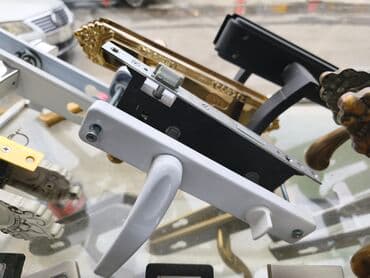 Qapı naliçnikləri: Məhsul: Qapı üçün daxili mexanizmli tutacaq dəsti - Material: metal lalafo.az -da — 1 Qapı naliçnikləri: Məhsul: Qapı üçün daxili mexanizmli tutacaq dəsti - Material: metal — 1