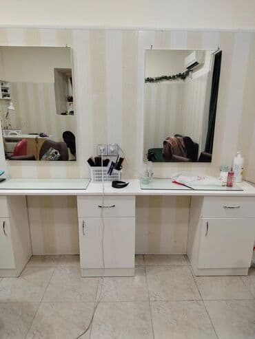 Saş kəsimi üçün masa, Güzgülü lalafo.az -da Saş kəsimi üçün masa, Güzgülü