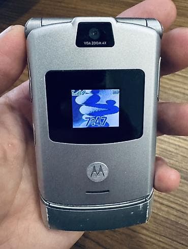 Motorola rəng - Gümüşü, Düyməli lalafo.az -da Motorola rəng - Gümüşü, Düyməli