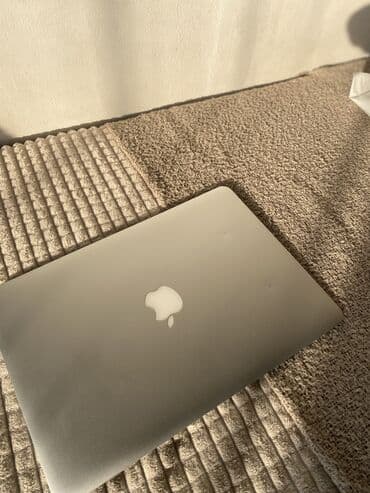 Apple MacBook Air 13" (Early 2014) Xüsusiyyətlər: - Ekran: 13.3" - lalafo.az -da Apple MacBook Air 13" (Early 2014) Xüsusiyyətlər: - Ekran: 13.3" -