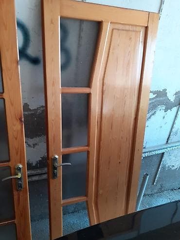 Ağac qapılar – şüşəli dekor paneli ilə - Material: təbii ağac (şam at lalafo.az Ağac qapılar – şüşəli dekor paneli ilə - Material: təbii ağac (şam