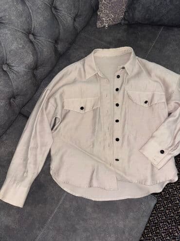 Bej rəngli uzunqol köynək - Klassik yaxalıq, ön hissədə qara düymələr lalafo.az -da Bej rəngli uzunqol köynək - Klassik yaxalıq, ön hissədə qara düymələr