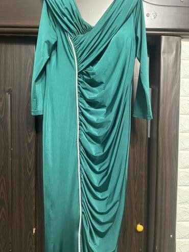 2 platya ve 2 kurtka,1 denede palto.Hamsi bir yerde 30 m satilir lalafo.az -da 2 platya ve 2 kurtka,1 denede palto.Hamsi bir yerde 30 m satilir