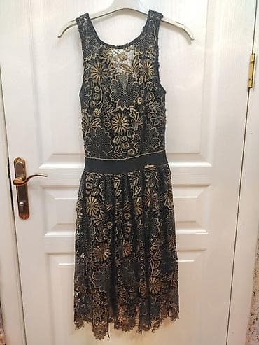 Qızılı naxışlı qara krujeva (lace) don - Model: qolsuz, dairəvi lalafo.az -da Qızılı naxışlı qara krujeva (lace) don - Model: qolsuz, dairəvi