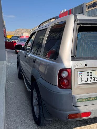 Land Rover Freelander ES – gümüş rəngli, 5 qapılı kompakt SUV lalafo.az -da Land Rover Freelander ES – gümüş rəngli, 5 qapılı kompakt SUV