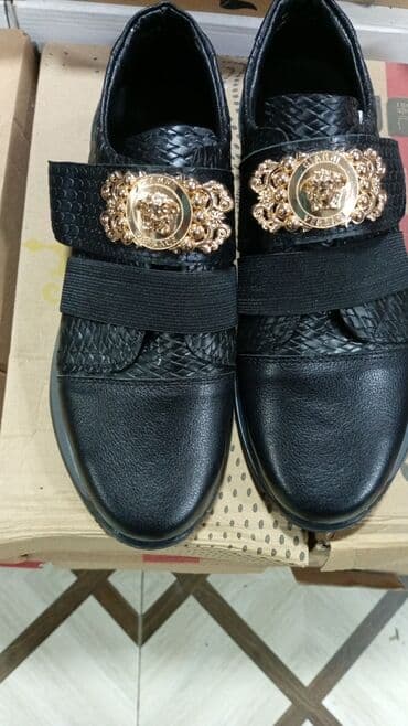 Qara rəngli kişi ayaqqabısı - Material: dəri və toxuma fakturalı üst lalafo.az -da Qara rəngli kişi ayaqqabısı - Material: dəri və toxuma fakturalı üst