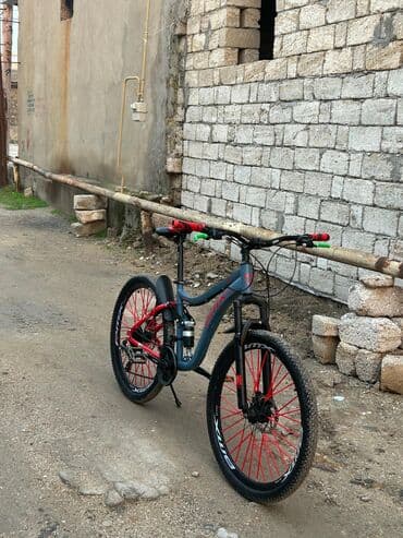 Dağ velosipedi – full suspension - Rəng: boz-göy gövdə, qırmızı arxa lalafo.az -da Dağ velosipedi – full suspension - Rəng: boz-göy gövdə, qırmızı arxa