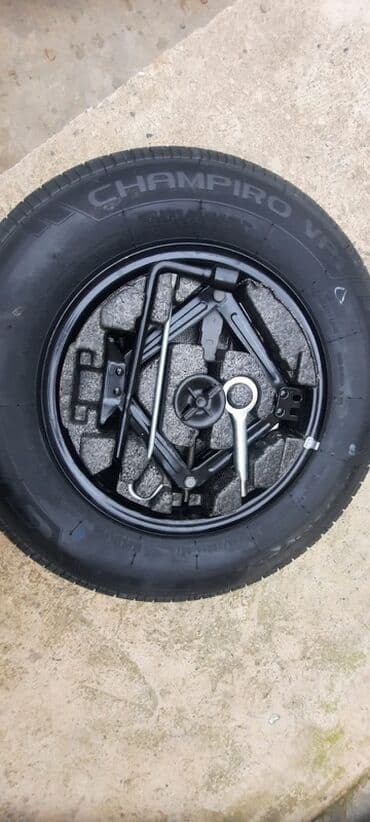 Universallıq üçün ehtiyat təkər və alət dəsti lalafo.az -da Universallıq üçün ehtiyat təkər və alət dəsti