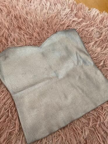 Gümüşü rəngdə strapless top (Addax)
Ölçü standart lalafo.az -da Gümüşü rəngdə strapless top (Addax)
Ölçü standart