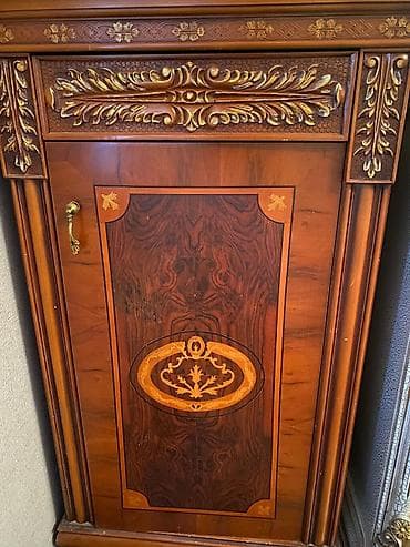 Klassik üslubda taxta şkaf - Material: təbii ağac, zəngin qəhvəyi lalafo.az -da — 1 Klassik üslubda taxta şkaf - Material: təbii ağac, zəngin qəhvəyi — 1