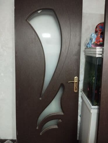 Qapı – dekorativ şüşəli, tünd ağac rəngli - Material: MDF/laminat lalafo.az -da Qapı – dekorativ şüşəli, tünd ağac rəngli - Material: MDF/laminat