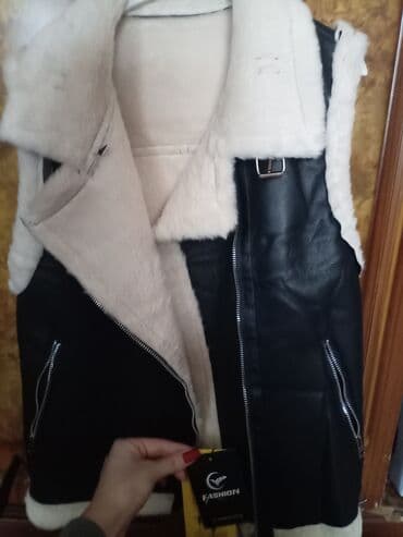 Jilet, Bershka, M, rəng - Qara lalafo.az -da Jilet, Bershka, M, rəng - Qara