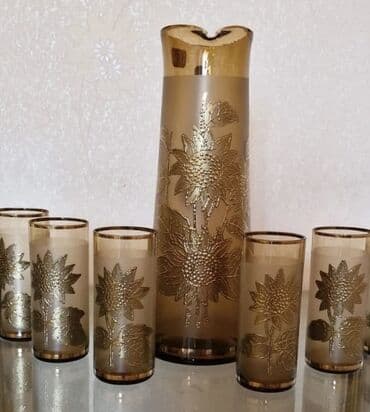 Компотница производство Чехии, графин и пять стаканов . Сервантное lalafo.az -da Компотница производство Чехии, графин и пять стаканов . Сервантное