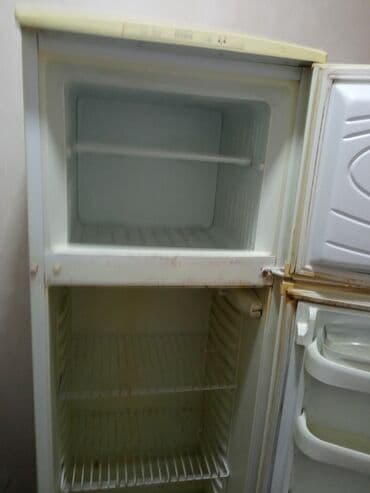 İki qapılı məişət soyuducusu - Üst hissədə dondurucu bölmə, içində lalafo.az -da İki qapılı məişət soyuducusu - Üst hissədə dondurucu bölmə, içində