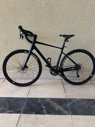 Şosse/Gravel tipli velosiped – mat qara rəng Çəkisi 5kq,nazik təkərlər lalafo.az -da Şosse/Gravel tipli velosiped – mat qara rəng Çəkisi 5kq,nazik təkərlər