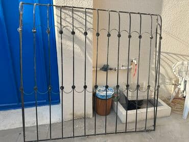 Оконные карнизы: Məhsul təsviri: - Dəmir pəncərə barmaqlığı: Qara rəngli, dekorativ at lalafo.az — 1 Оконные карнизы: Məhsul təsviri: - Dəmir pəncərə barmaqlığı: Qara rəngli, dekorativ — 1