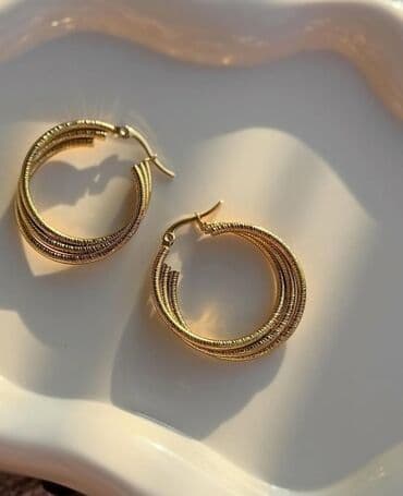 Stal, rengi gedmeyen polad, qizili sirga. Tezedi. Suya, parfuma lalafo.az -da Stal, rengi gedmeyen polad, qizili sirga. Tezedi. Suya, parfuma