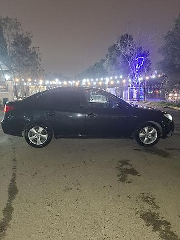 Hyundai Elantra, qara sedan Texniki xüsusiyyətlər: - Kuzov: 4 qapılı lalafo.az -da Hyundai Elantra, qara sedan Texniki xüsusiyyətlər: - Kuzov: 4 qapılı