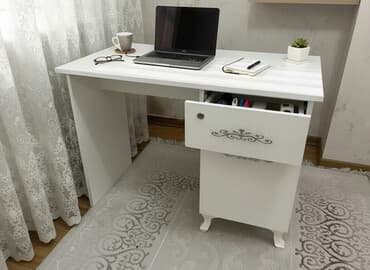 İşlənmiş, Manikür üçün masa, Güzgüsüz lalafo.az -da İşlənmiş, Manikür üçün masa, Güzgüsüz