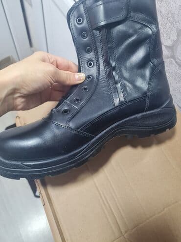 Qara rəngdə dəridən hərbi/taktiki üslubda kişi botu - Material lalafo.az -da Qara rəngdə dəridən hərbi/taktiki üslubda kişi botu - Material