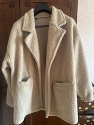 Üst geyimi. Xl ölçüyə qədər uyğundur. Düyməsiz, zamoksuz bir modeldir lalafo.az -da Üst geyimi. Xl ölçüyə qədər uyğundur. Düyməsiz, zamoksuz bir modeldir