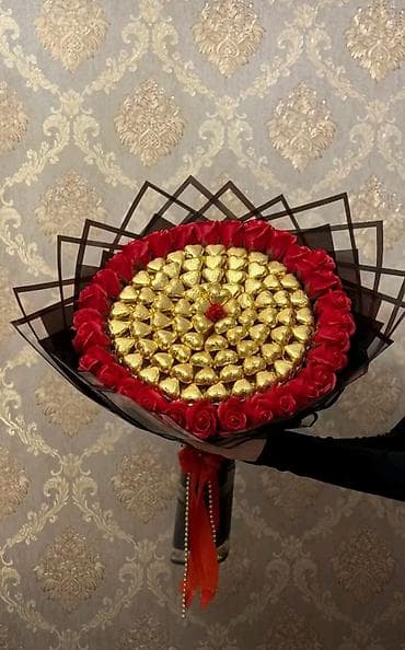 Şokolad və gül buketi – lüks hədiyyə kompozisiyası - Tərkib: qızılı lalafo.az -da Şokolad və gül buketi – lüks hədiyyə kompozisiyası - Tərkib: qızılı