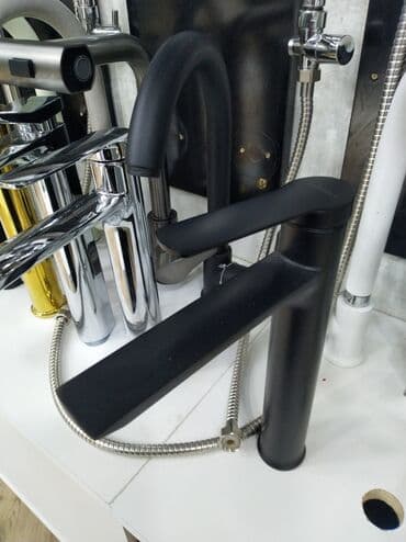 Mətbəx üçün qara rəngli qarışdırıcı kran - Minimalist, mat qara lalafo.az -da Mətbəx üçün qara rəngli qarışdırıcı kran - Minimalist, mat qara