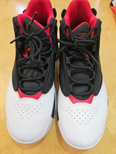 –NİKE JORDAN MAX AURA 4 qara/ağ/qırmızı rəng kombinasiyası lalafo.az -da — 2 –NİKE JORDAN MAX AURA 4 qara/ağ/qırmızı rəng kombinasiyası — 2