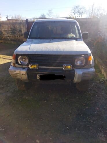 Mitsubishi Pajero: 2.5 l | 1992 il 250000 km Ofrouder/SUV lalafo.az -da Mitsubishi Pajero: 2.5 l | 1992 il 250000 km Ofrouder/SUV