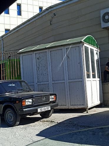 Taşınma qabin/keşikçi köşkü – metal karkaslı, ağ panellərlə örtülü at lalafo.az Taşınma qabin/keşikçi köşkü – metal karkaslı, ağ panellərlə örtülü