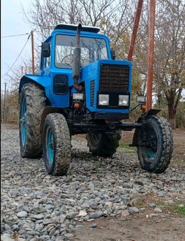 Mavi rəngli təkərli kənd təsərrüfatı traktoru. Xüsusiyyətlər: - Ön lalafo.az -da Mavi rəngli təkərli kənd təsərrüfatı traktoru. Xüsusiyyətlər: - Ön