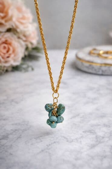 Zərgərlik boyunbağı – qızılı rəngdə zəncir və firuzə tonlarında daş lalafo.az -da Zərgərlik boyunbağı – qızılı rəngdə zəncir və firuzə tonlarında daş