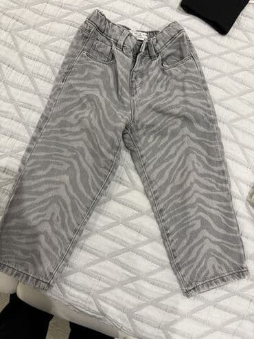 ZARA uşaq cins şalvarı - Model: zebra naxışlı, boz rəng - Kəsim: düz lalafo.az -da ZARA uşaq cins şalvarı - Model: zebra naxışlı, boz rəng - Kəsim: düz