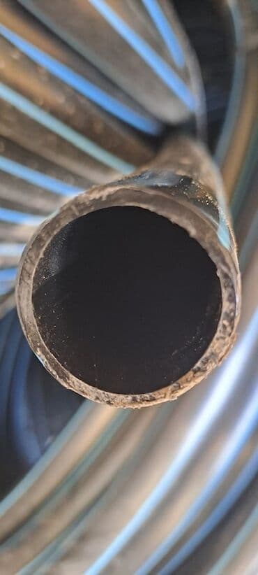 50 lik demir boru: Qara rəngdə, mavi zolaqlı, polietilen materialdan hazırlanmış su lalafo.az -da — 1 50 lik demir boru: Qara rəngdə, mavi zolaqlı, polietilen materialdan hazırlanmış su — 1