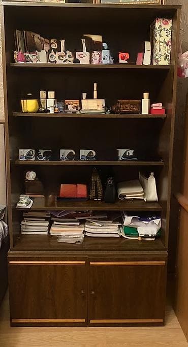 Şkaf rusiyanındı. Heç bir problemi yoxdu. Artiq yer tutur deye satilir lalafo.az -da Şkaf rusiyanındı. Heç bir problemi yoxdu. Artiq yer tutur deye satilir