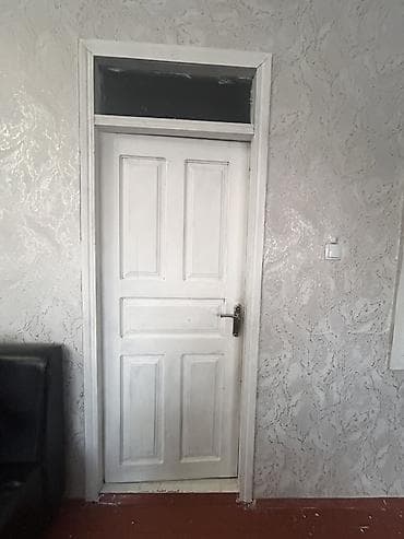 Ağ rəngdə taxta qapı və pəncərə dəsti - Material: taxta - Rəng: ağ at lalafo.az — 1 Ağ rəngdə taxta qapı və pəncərə dəsti - Material: taxta - Rəng: ağ — 1