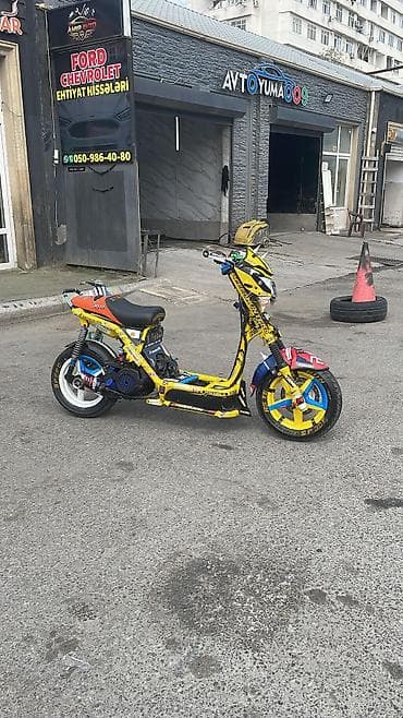 Təsvir: - Xüsusi tərtibatlı skuter/moped – açıq sarı əsas rəngdə lalafo.az -da Təsvir: - Xüsusi tərtibatlı skuter/moped – açıq sarı əsas rəngdə