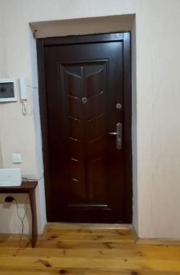 Metall giriş qapısı – tünd qəhvəyi rəng, dekorativ relyefli panel lalafo.az -da Metall giriş qapısı – tünd qəhvəyi rəng, dekorativ relyefli panel