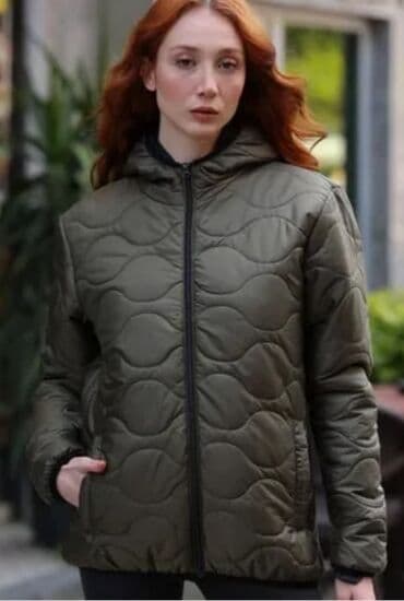 Yasil haki balonka kurtka godekce. Kapusonlu ve cibli. 1-2 defe lalafo.az -da Yasil haki balonka kurtka godekce. Kapusonlu ve cibli. 1-2 defe