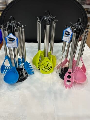 Mətbəx ləvazimatları dəsti – stendli, rəngli Xüsusiyyətlər: - 1 ədəd lalafo.az -da Mətbəx ləvazimatları dəsti – stendli, rəngli Xüsusiyyətlər: - 1 ədəd