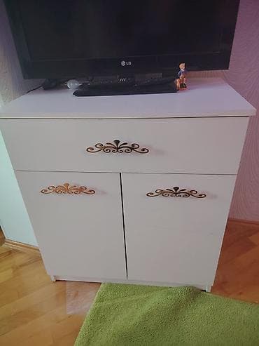 Ağ rəngli TV tumbası/komod - Üstə TV və aksesuarlar üçün geniş, düz lalafo.az -da Ağ rəngli TV tumbası/komod - Üstə TV və aksesuarlar üçün geniş, düz