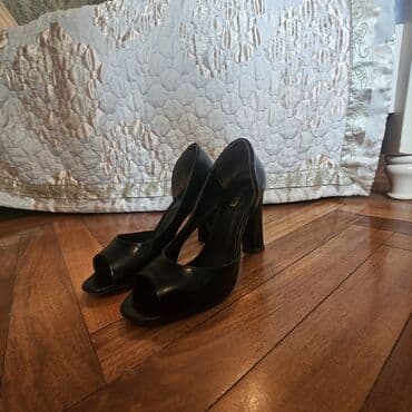 Ölçü: 38, rəng - Qara, İşlənmiş lalafo.az -da Ölçü: 38, rəng - Qara, İşlənmiş