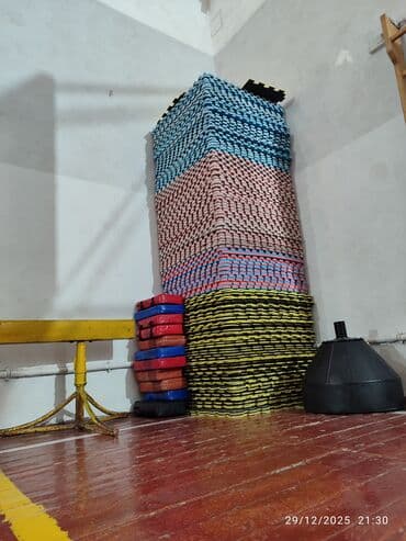 Sport zalı üçün bir-birinə keçməli şokuduran döşəmə örtükləri lalafo.az -da Sport zalı üçün bir-birinə keçməli şokuduran döşəmə örtükləri