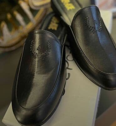 Yeni alınıb.Qutusunda təzədir.41 razmerdir lalafo.az -da Yeni alınıb.Qutusunda təzədir.41 razmerdir